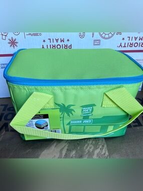 NWT Trader Joe's Green Mini Insulated Bag with Blue Zipper
